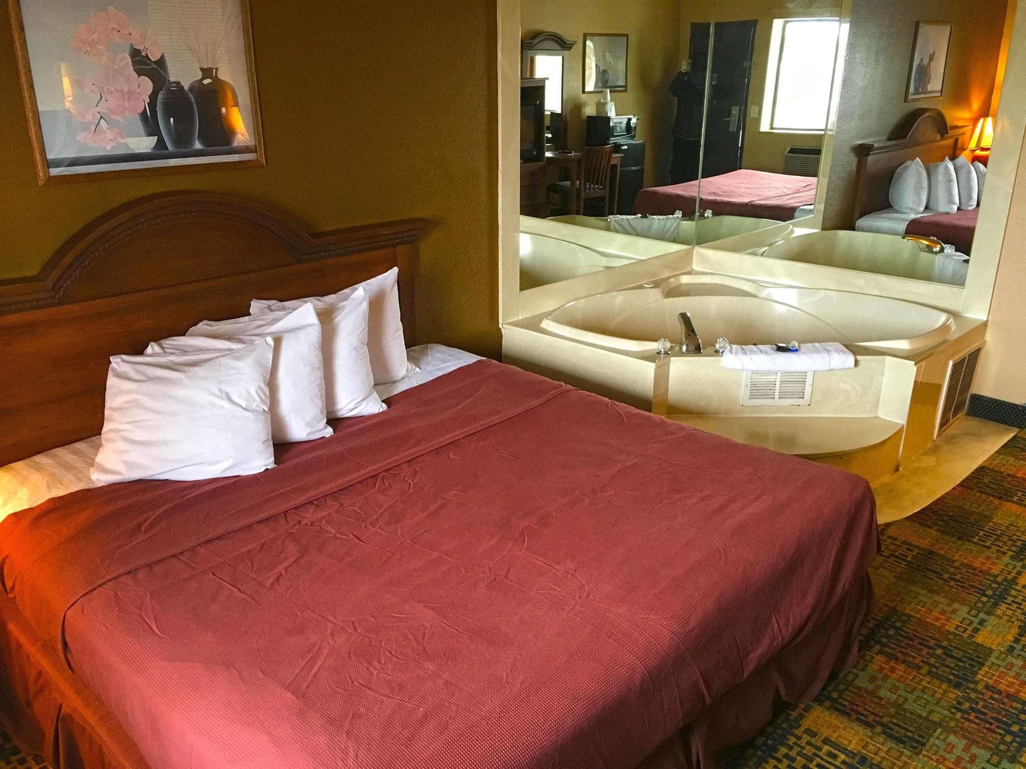 Americas Best Value Inn-Livonia/Detroit Buitenkant foto